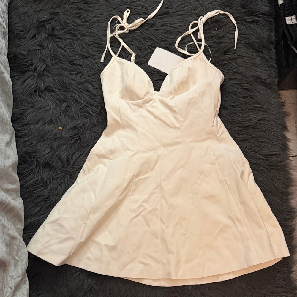 Zara Cream Mini Dress - Picture 3 of 5